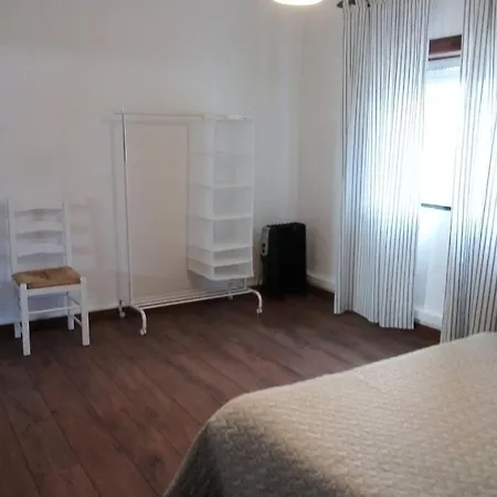 De Ca - Com Acesso Independente E Kitchenette