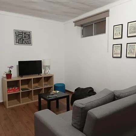 De Ca - Com Acesso Independente E Kitchenette